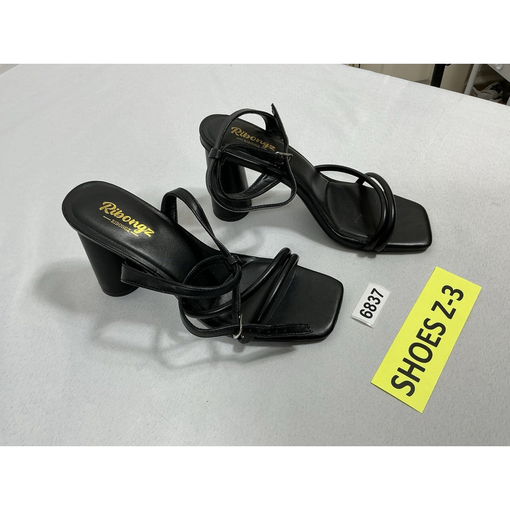 Womans New Ribongz Strappy Sandals 8.5 Black Block Heel Square Open Toe Strap